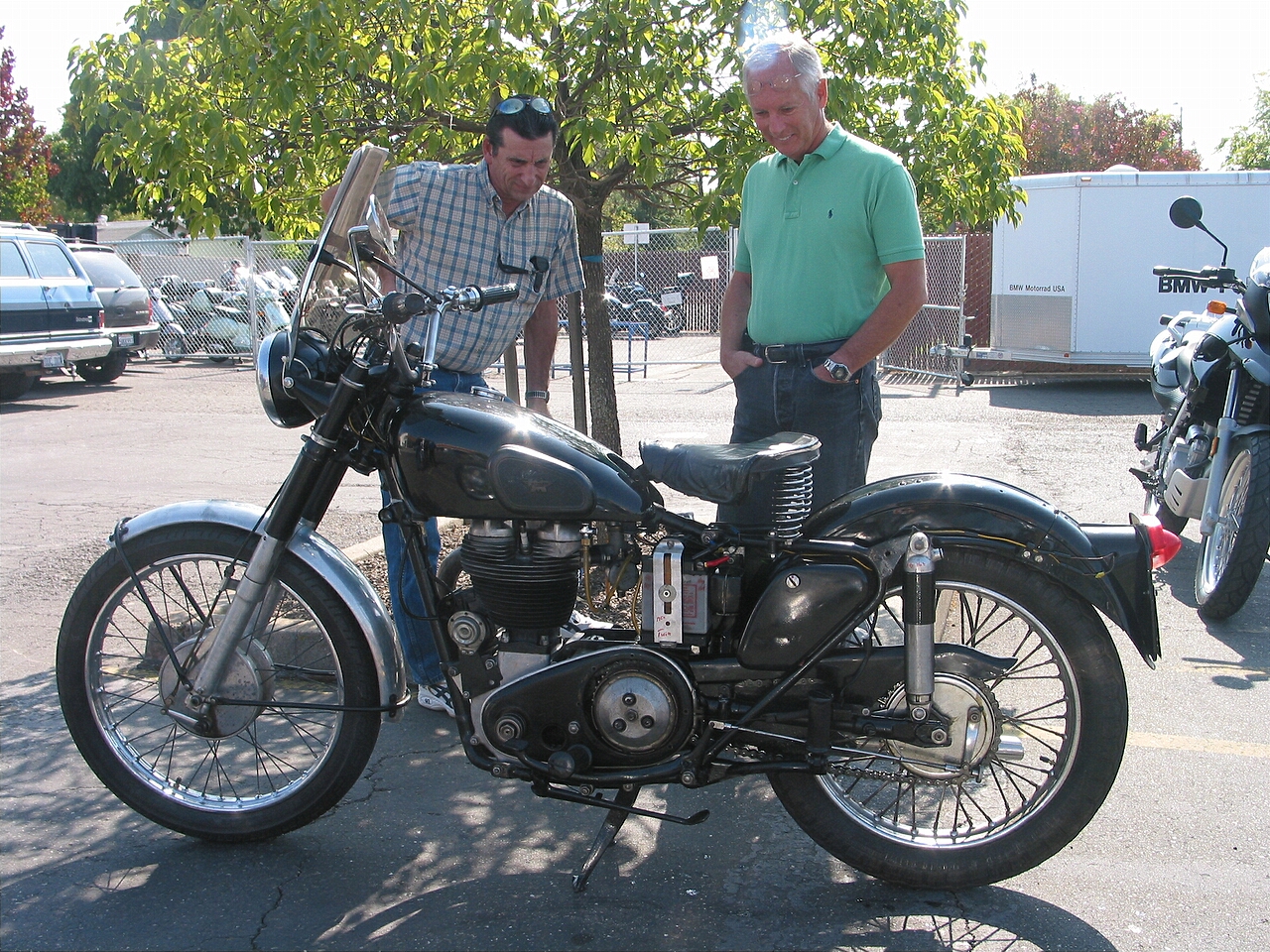 500 cc Matchless single.  I had the 600 cc equivalent of this once, but never put it together before selling it - too many projects back then and I was much more in to T120s and A65s