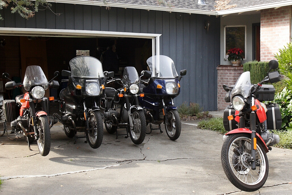 Don's R80ST is just "visiting" its friends with a stay in my garage